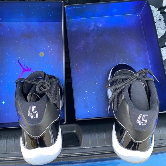 Jordan 11 space jam main image 9